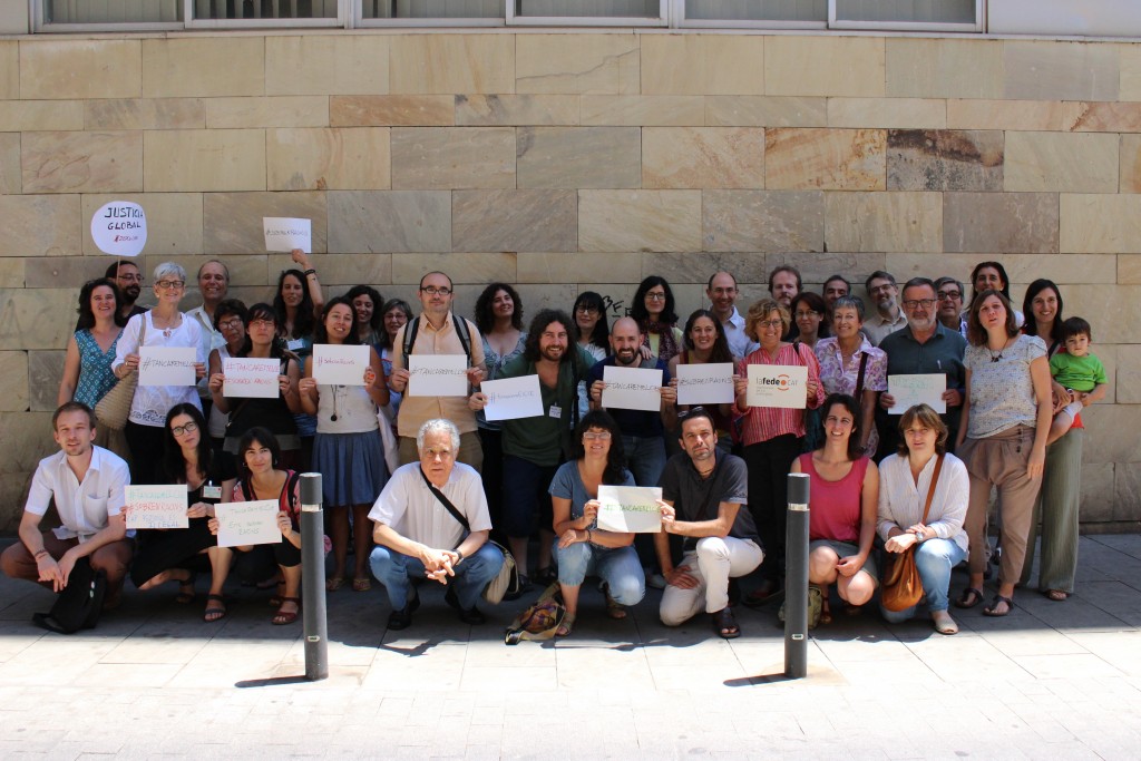 Participants a l'Assemblea amb #TancaremElCIE